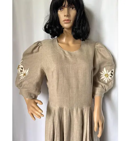 Retro Linen Midi Dress with Floral Appliqué and Puff Sleeve Detail Medium Tan
