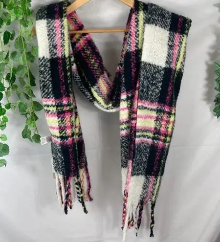 BP NWT  Plaid fringe knit soft scarf