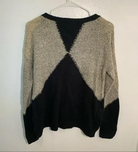 Hem & Thread Crewneck Sweater Black Beige Diamond
