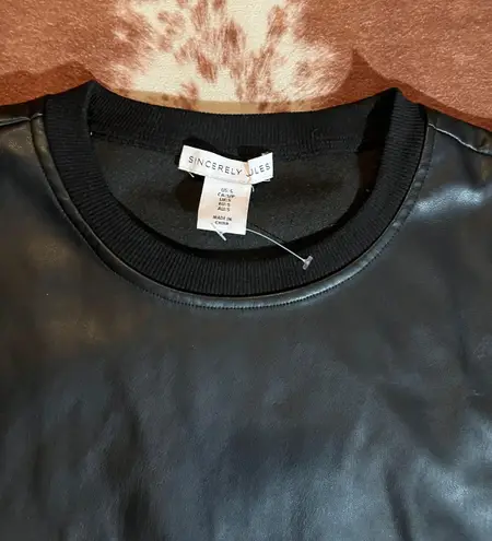 Sincerely Jules Sincerly Jules faux leather crop top size small 