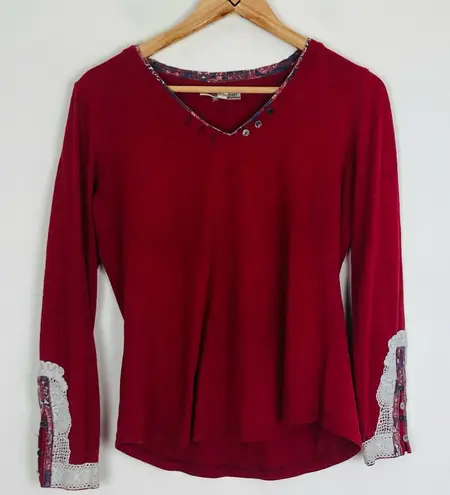 Rebecca Malone Vintage Y2K brick red long sleeve Henley style top lace and printed trim at cuff