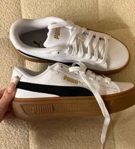 Puma sneakers thumbnail 1