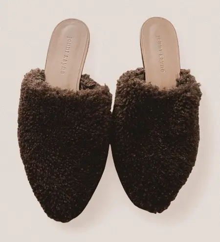 Jenni Kayne Luxe Fuzzy Pointed Shearling Mule Flats Minimalist Quiet Luxury 37/7