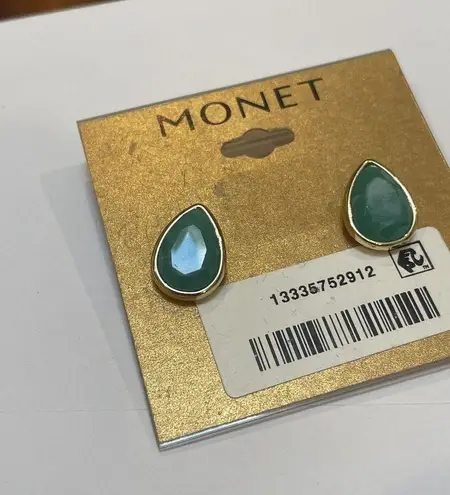 Monet NWT Signed  Earrings Pierced Gold Tone / Green Stud