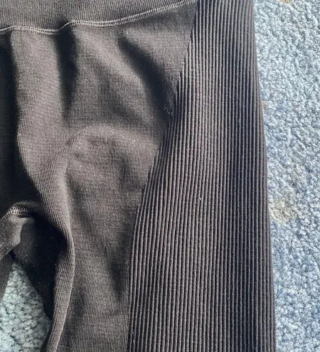 Lululemon Leggings Black with rubbing details