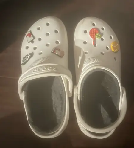 Crocs Fuzzy  White 6 W - Image 1