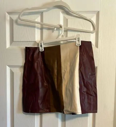 Versona Boutique Faux Leather Skirt