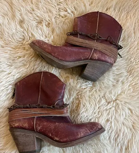 Corral Indie spirit by boots wine rosebud distressed western ankle boots Sz 7.5