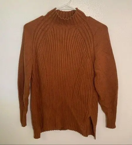 7Modifier Mock Neck Sweater Tan Rust Ribbed Front