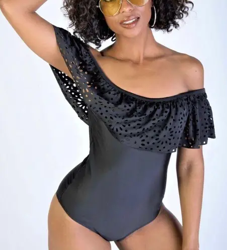 Boutique Off The Shoulder One Piece Swimsuit