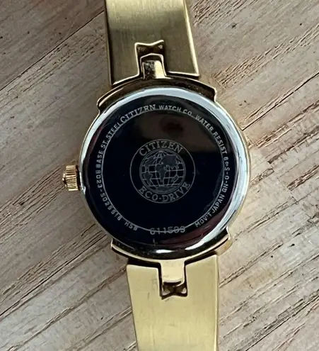 Citizen Eco-Drive Ladies Watch Crystals Pearl Dial Gold Tone Bracelet Solar