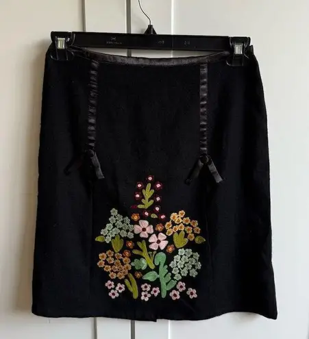 Persaman New York Women's Black Floral Embroidered mini Length Wool Skirt 4 Black