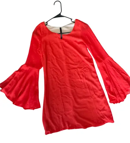 Audrey 3+1 Bright red dress with long sleeves. 