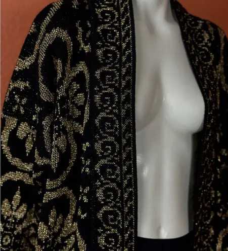 Distinctly Different Vintage Elegant Black and Gold Women's Sweater Size 47