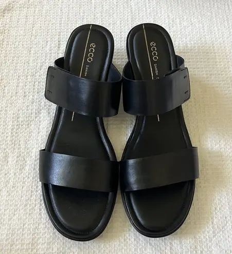 Ecco  HAPE 35 WEDGE SANDAL IN BLACK SIZE 9-9.5