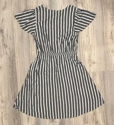 Old Navy  Waist-Defined Short Flutter-Sleeve V Neck Striped Midi Dress Size M