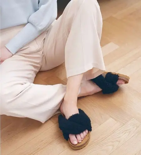 Natures Collection Lilly Cross Slipper Black Size 7.5