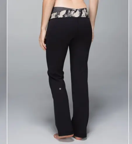 Lululemon black astro pants 2025