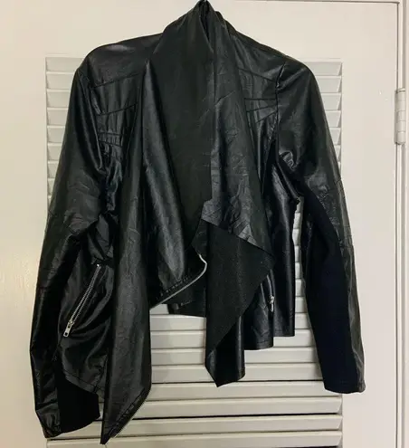 2X pLeather crop zip up long sleeve blouse