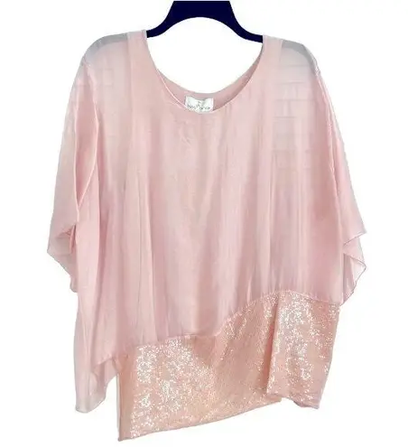 π Silk Top w/Sequence Embellished π₯ Size M
