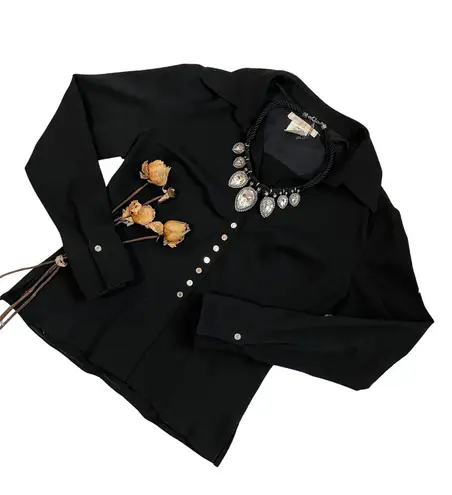 Vertigo Paris Vintage black snap button down top