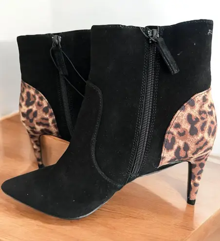 Violet& Red New no Box Violet & Red Quintin Black and Leopard Suede Heeled Booties Sz 8 1/2