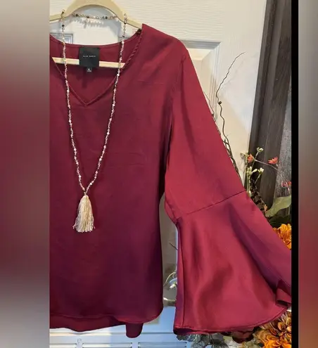 Alex Marie Halie Knit Bell Sleeve Top Size XL Long Sleeve Round Neck.