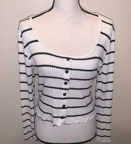 Live in the Moment White Cropped Long Slv Button Scoop Neck Top M Black Stripes