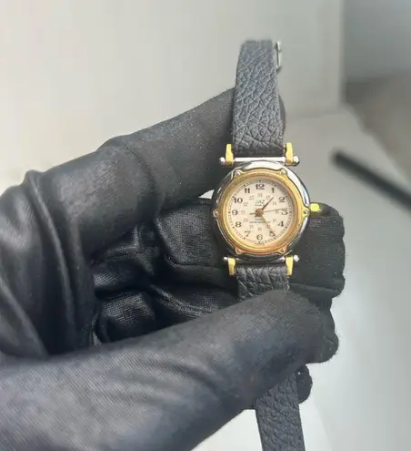 Jaz Paris Quartz Watch ā Water Resistant, Leather Strap, Vintage Style Gold