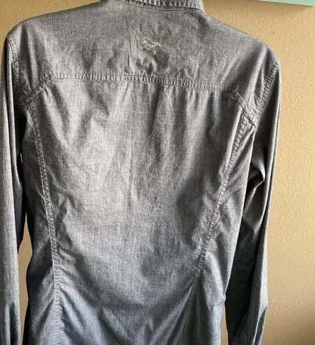 Arcteryx Arc’Teryx L grey long sleeve button down