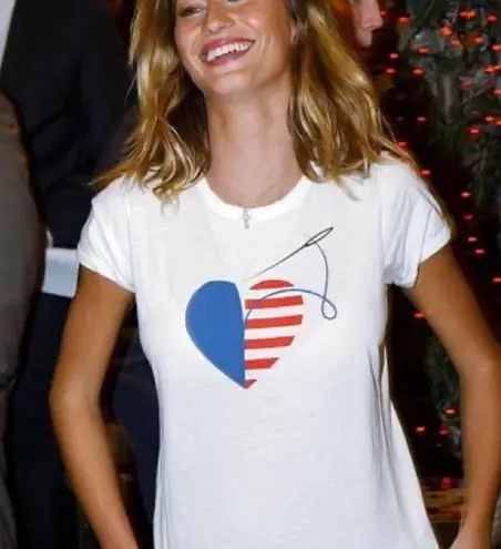 Vintage CFDA/Vogue "Fashion For America” T