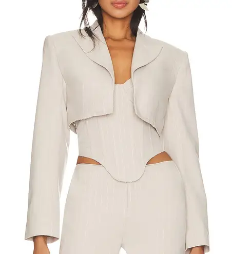 H:ours Gray Crop Tweed Blazer MEDIUM Bolero Padded Shoulder Revolve Designer NEW