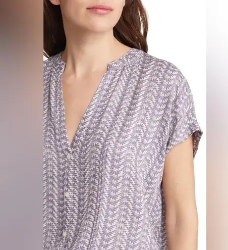 Treasure & Bond
Printed Short Sleeve Top - Purple Ivory Sunfloral Medallion