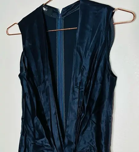 SID NEIGUM Women's Navy Blue Satin Draped Plunge Sleeveless Gown Size 6