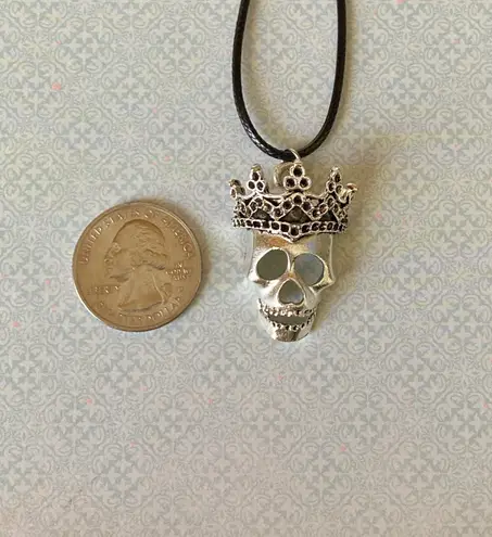 Handmade rock punk goth style skull necklace☠️
