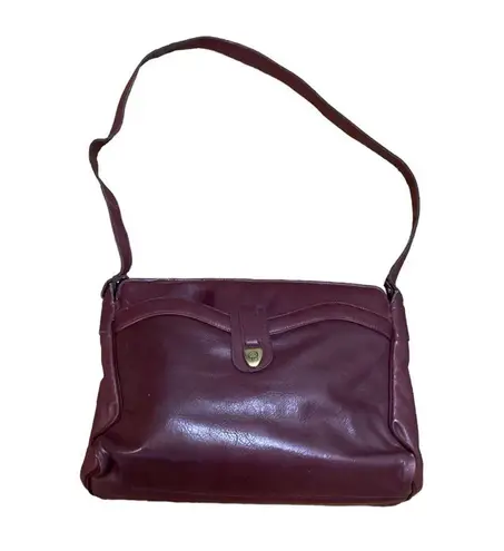 Etienne Aigner Vintage shoulder bag. Burgundy
