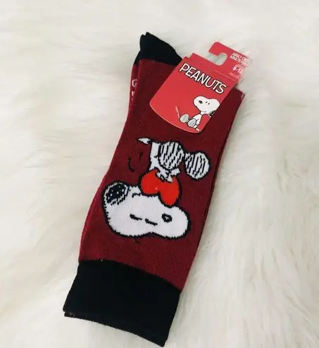 Brand New Bioworld Adult Crew Socks Peanuts Snoopy Love Size 8