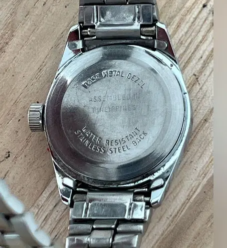 Timex Rare Vintage Ladies Mechanical Watch Stainless Dial Bracelet Date Window