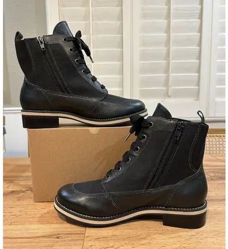 Walking Cradles Knox Ankle Boots Black Leather Size 7.5 NWOB Stylish Comfy