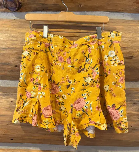 Abound Floral Shorts