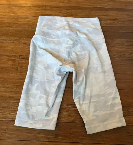 Lululemon Wunder Train Biker Shorts