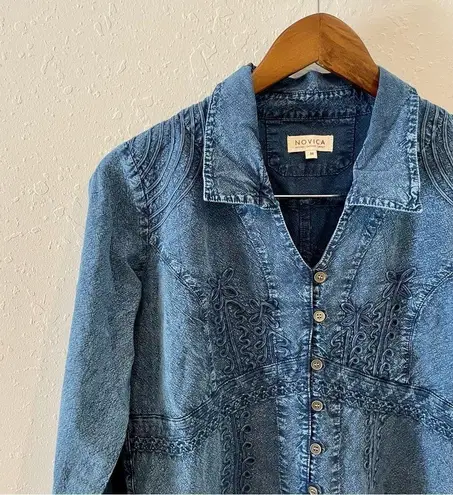 Novica Lily of The Incas Button