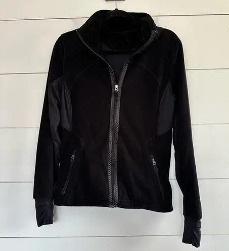 Lululemon  Women’s 8 Black Sherpa Faux Fur Zip Up Jacket