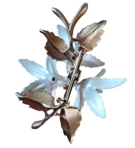 Vintage White Enamel Flower Bouquet Brooch Pin Gold Tone Cluster 3D Floral 3"