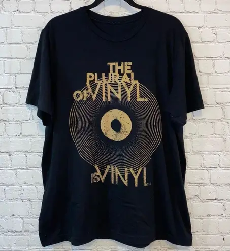 Black Graphic Vinyl Record Short Sleeve Tee Shirt Size XL