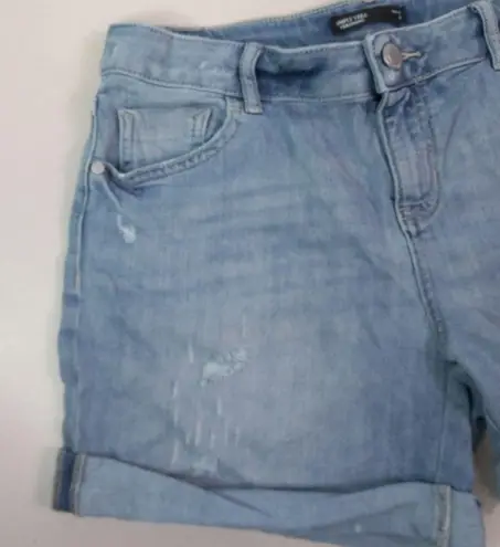 Simply Vera 6 31 Short Embroidered Light Blue Distressed Denim Cuffed Shorts