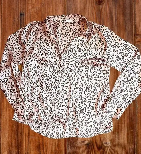 Hem & Thread Anthropologie’s  Womens Medium Pink Leopard Print Button Down Blouse