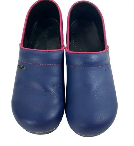 Sanita Professional San Flex Closed Back Clogs in Blue/Pink Blue Size 9