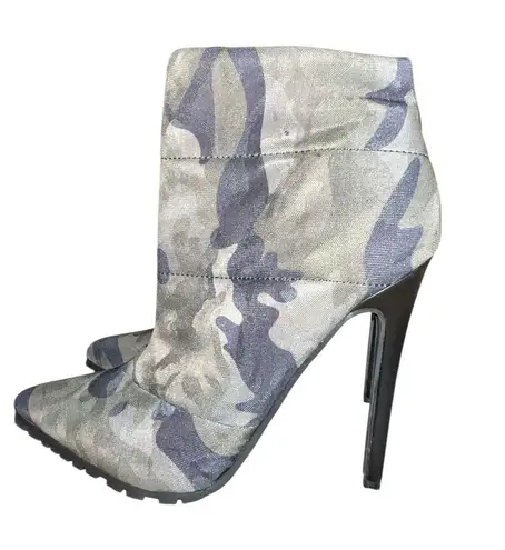 Show Dazzle Stylish Camouflage Ankle Boots !! 5” heels Gray Size 9