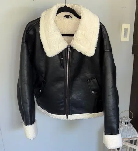 NEW Faux Leather and Shearling/Sherpa Jacket Black Size L